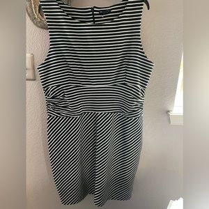 Gap Sleeveless Black/White Stripe Dress SZ 20 Tuck Waist Invisible zipper NWOT